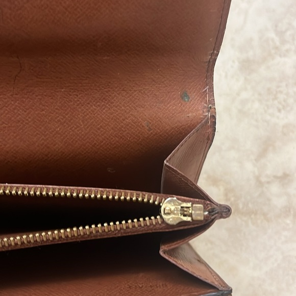 Louis Vuitton monogram authentic long wallet - Picture 5 of 9